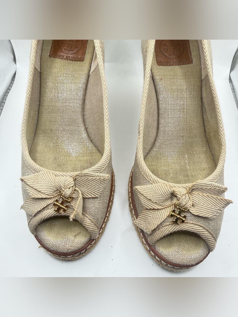 Tory Burch Tan Linen Wedge Espadrilles with Bow and Gold Logo - Picture 4 of 12